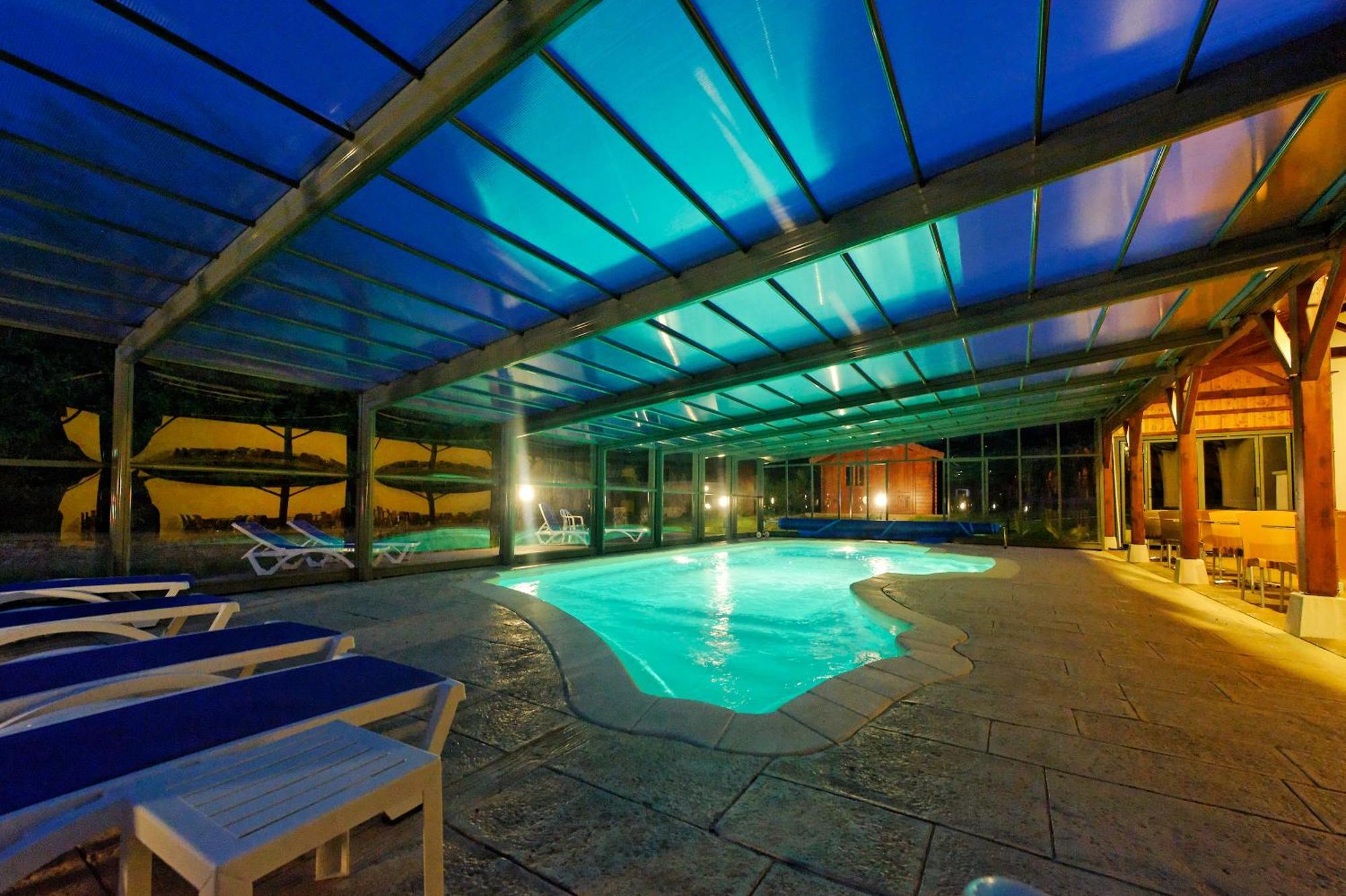 Logis Des Trois Maures Hotel Couches Exterior photo