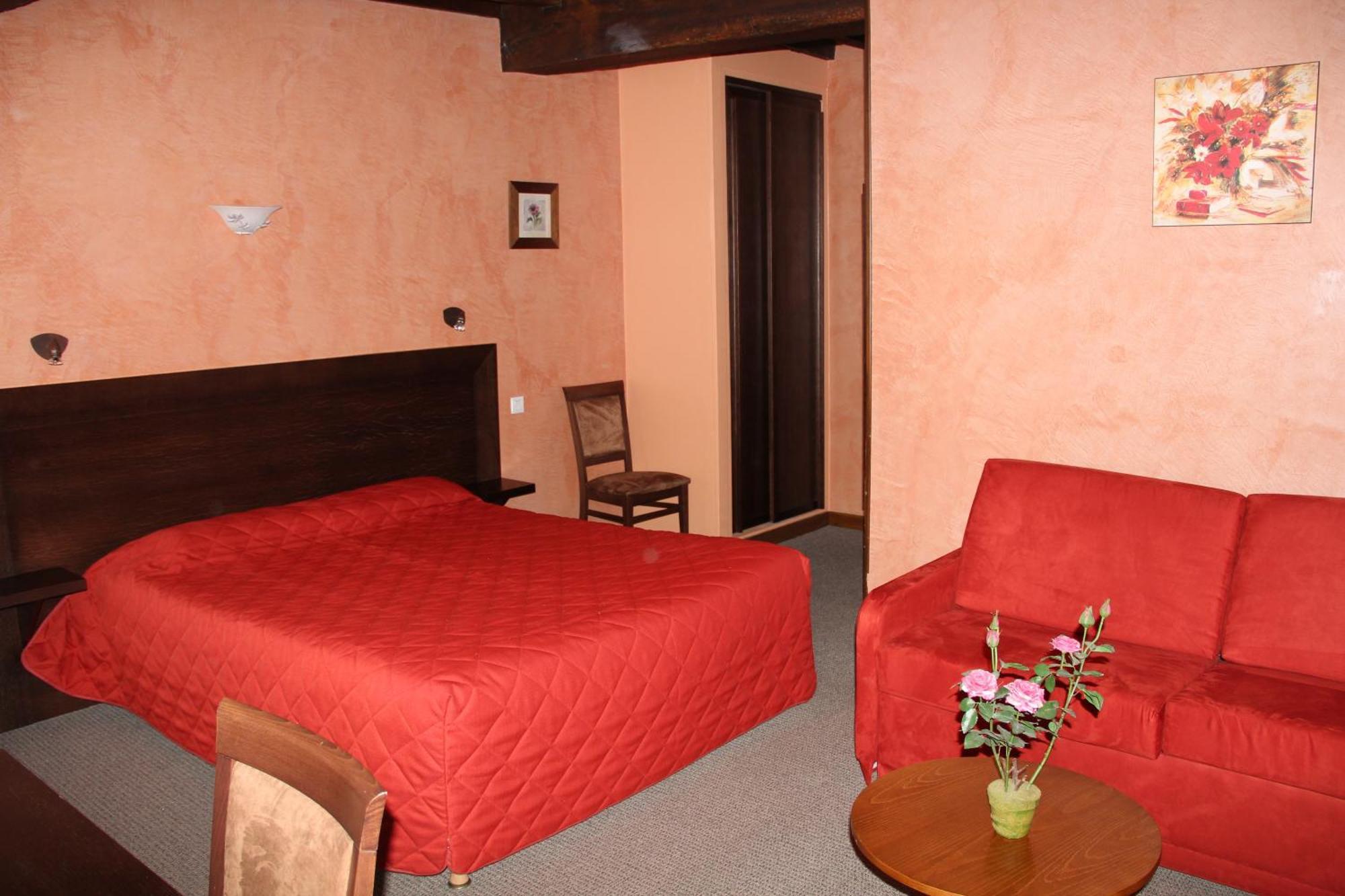 Logis Des Trois Maures Hotel Couches Exterior photo