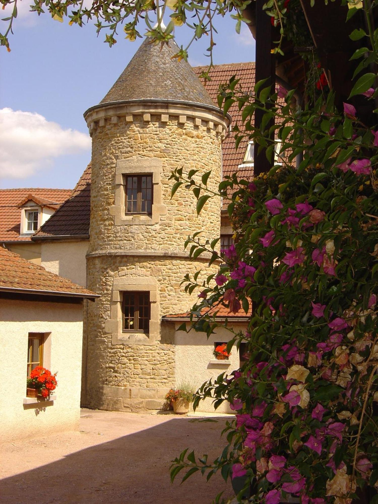 Logis Des Trois Maures Hotel Couches Exterior photo