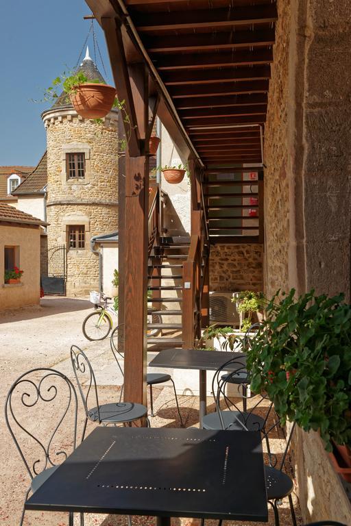 Logis Des Trois Maures Hotel Couches Exterior photo